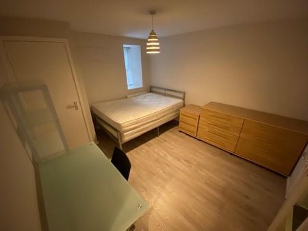 4 bedroom private hall to rent - Photo 3