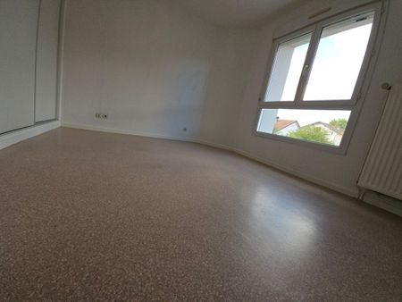 Location appartement T4 85.00m² à Saint-dizier (52100) Loyer CC * : 632.24 € Réf : ER.35152 - Photo 2