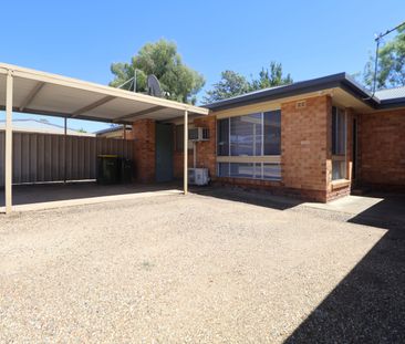 2/8 Veale Street Wagga Wagga NSW - Photo 3