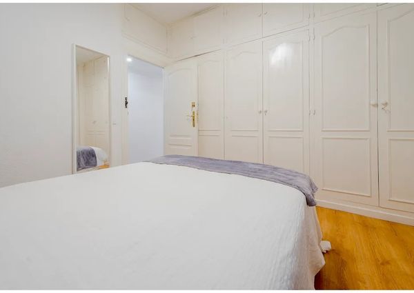 Calle de Pilar de Zaragoza, Madrid, Community of Madrid 28028