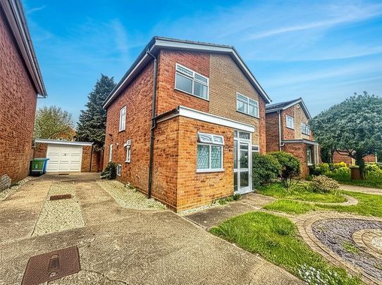 Primula Drive, Norfolk, Norwich - Photo 1