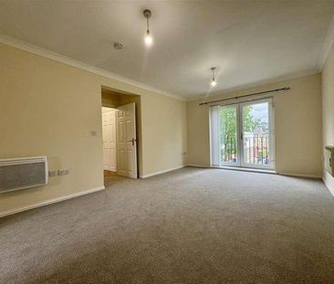 Greenlea Court, Huddersfield, HD5 - Photo 2