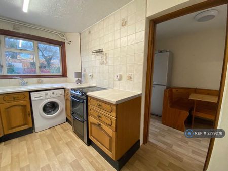 3 bedroom terraced house to rent - Photo 5