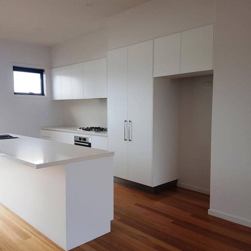 STYLISH TOWNHOUSE - Photo 1