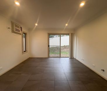 Modern & Spacious 2-Bedroom Granny Flat in Prime St Marys Location - Photo 3