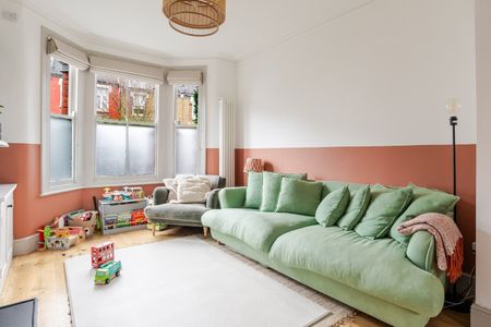 3 Bed Terraced House, Alton Road, N17 - Photo 2