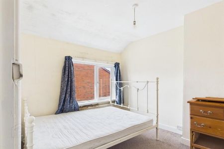 42 Devon Parade, Belfast, BT4 1LT - Photo 4