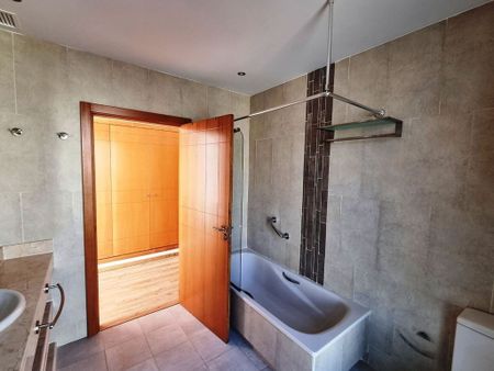 Luxury Semidetached House for rent in Benahavís, Spain - Photo 4