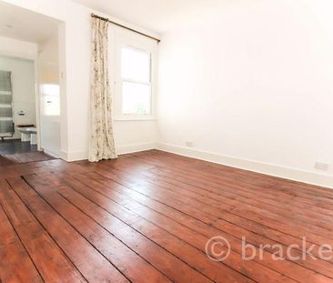 4 bedroom semi-detached house to rent - Photo 5