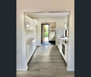 Recently renovated 3 bedroom villa - Photo 2