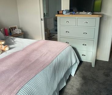 Modern, warm, and pet-friendly townhouse - Photo 5