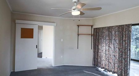 3 Bed 1 Bath for Rent in Otara - Photo 4