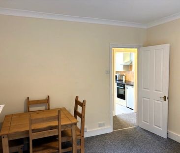 2 Bed Flat, Stamford Buildings, SW8 - Photo 2