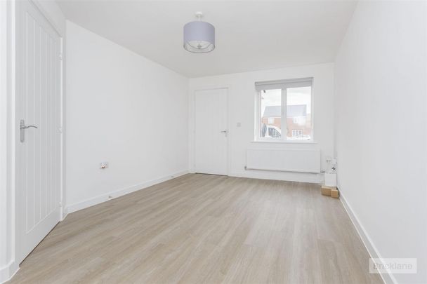3 bed House - Semi-Detached To Let - Photo 1