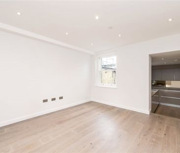 A sensational two bedroom split level apartment finished to a high ... - Photo 2