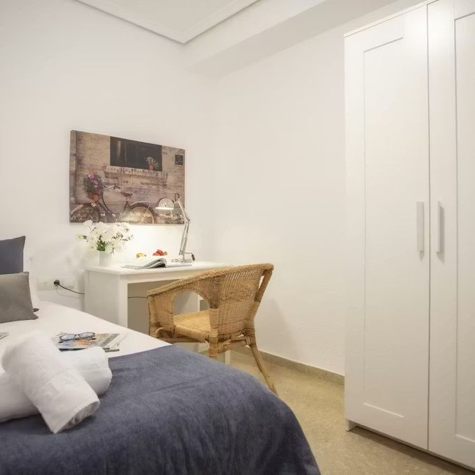 Carrer del Doctor Zamenhof, Valencia, Valencian Community 46008 - Photo 2