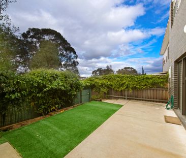 Well located Modern 3 Bedroom Townhouse - Photo 3