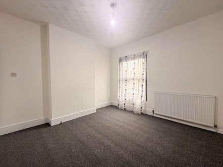 Lincoln Road, Peterborough, PE1 - Photo 2