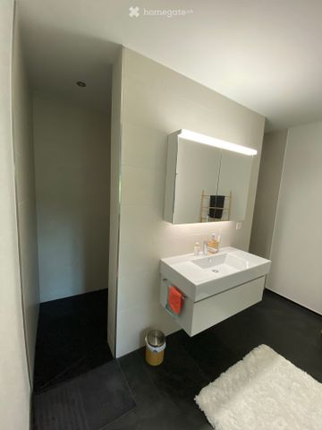 Moderne 3.5-Zimmer-Wohnung mit Aussicht in Goldingen - Photo 2