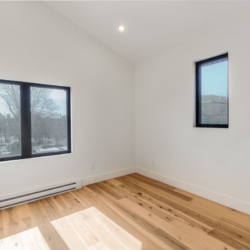 476 Rue Wilbrod Street - 1 - Photo 1