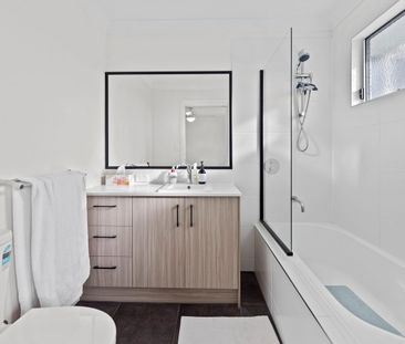Stylish Executive Townhouse - Photo 6