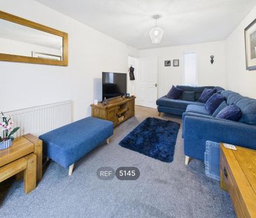 3 bedroom semi-detached house to rent - Photo 3