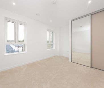 3 bedroom flat to rent - Photo 3