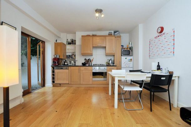 1 bedroom flat to rent - Photo 1