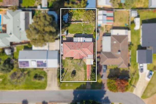 Central Mandurah Gem on 809sqm - Comfort, Character & Coastal Convenience - Photo 1