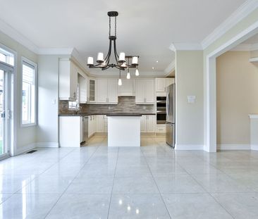 For Lease - 22 Greenforest Grove, Whitchurch-Stouffville, Ontario - Photo 2