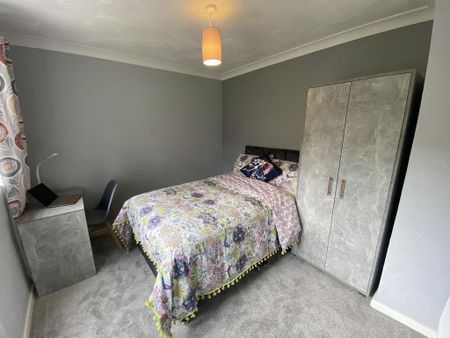 5 bedroom terraced house to rent - Photo 3
