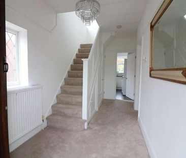 Manton Drive, Luton, Bedfordshire, LU2 - Photo 6