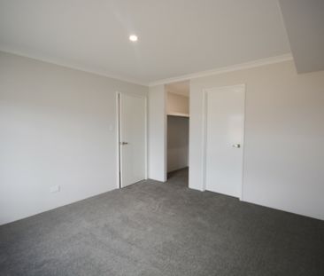 Brand New Four Bedroom Dual Living Property! - Photo 3