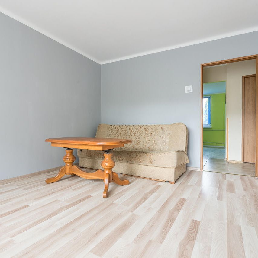 Dwupokojowe mieszkanie z balkonem na osiedlu Stałym w Jaworznie do wynajęcia | Spacer 3D - Фото 1