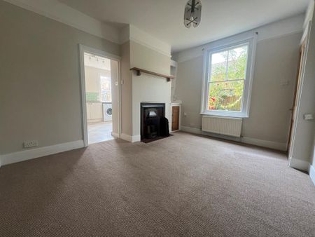 3 bedroom detached house to rent - Photo 2
