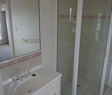 Spacious Home in Popular Willow Gardens - Photo 5