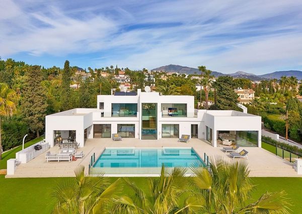 Luxury Villa for rent in Estepona, Spain