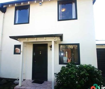 Bright Sunny Two Storey Townhouse - Photo 3