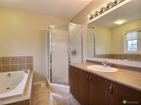 For Lease - 226 Lamplighters Drive, Barrhaven, Ontario - Photo 4