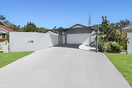 10 Cutwater Close, Clear Island Waters QLD 4226 - House For Rent | Domain - Photo 4