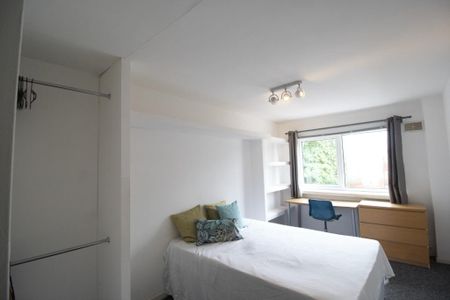 2 bedroom flat to rent - Photo 4