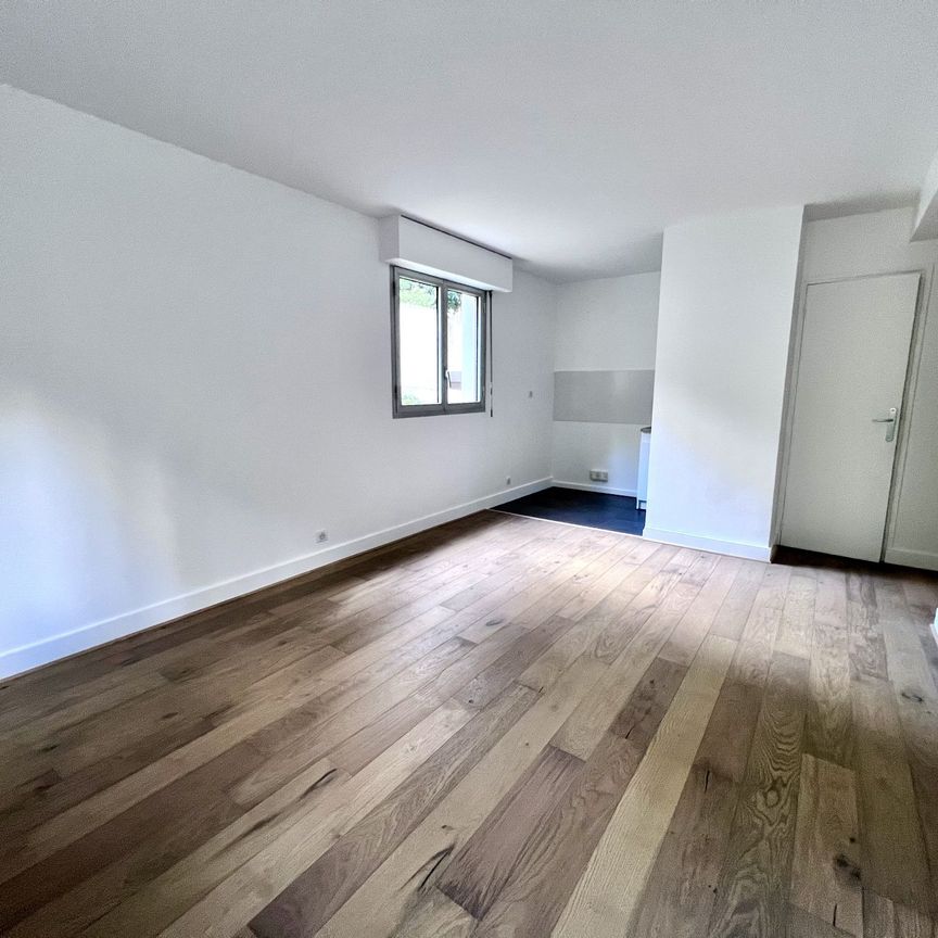 Studio vide + parking + cave - Photo 1