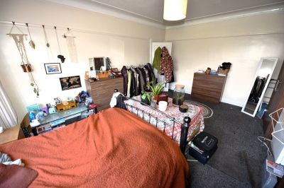 2 bedroom Flat in Otley Road, Leeds - Photo 5