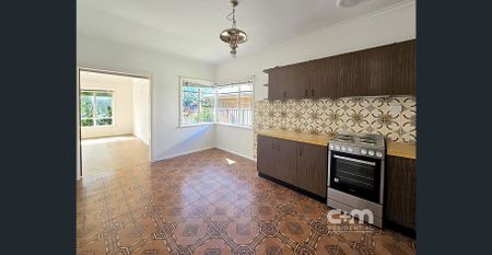 Spacious and Inviting Family Home - Photo 5