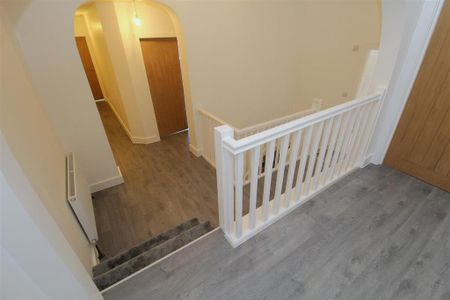 3 bedroom maisonette to rent - Photo 2