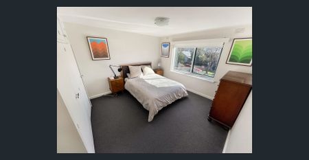 Inner-city seclusion, Merri Creek views - Photo 2