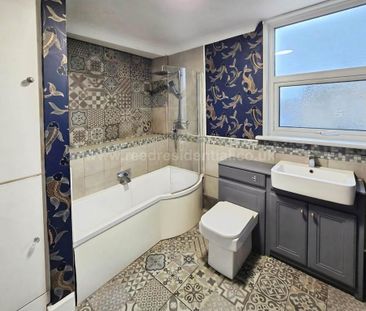 2 bedroom end of terrace house to rent - Photo 1