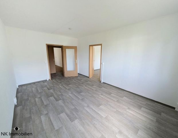 ++ schöne 2-Raum-Wohnung mit Balkon & modernisierten Bad in Limbach-Oberfrohna ++ - Photo 1