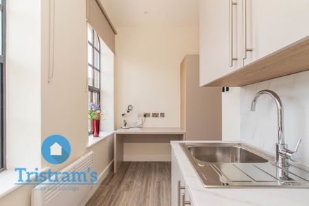 References Pending - 1 bed Apartment - Photo 3