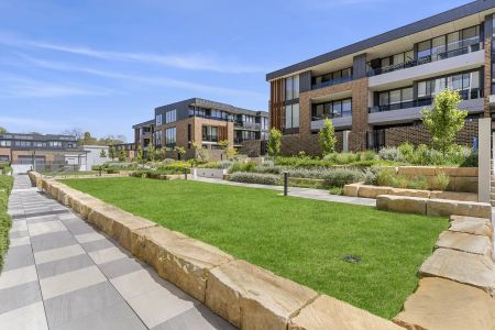 Contemporary Two-Bedroom Apartment with Exceptional Views - Photo 2